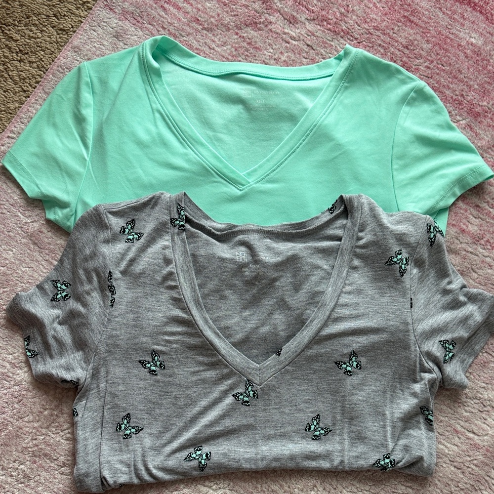 V-Neck T-Shirts in Mint and Gray Butterfly Print